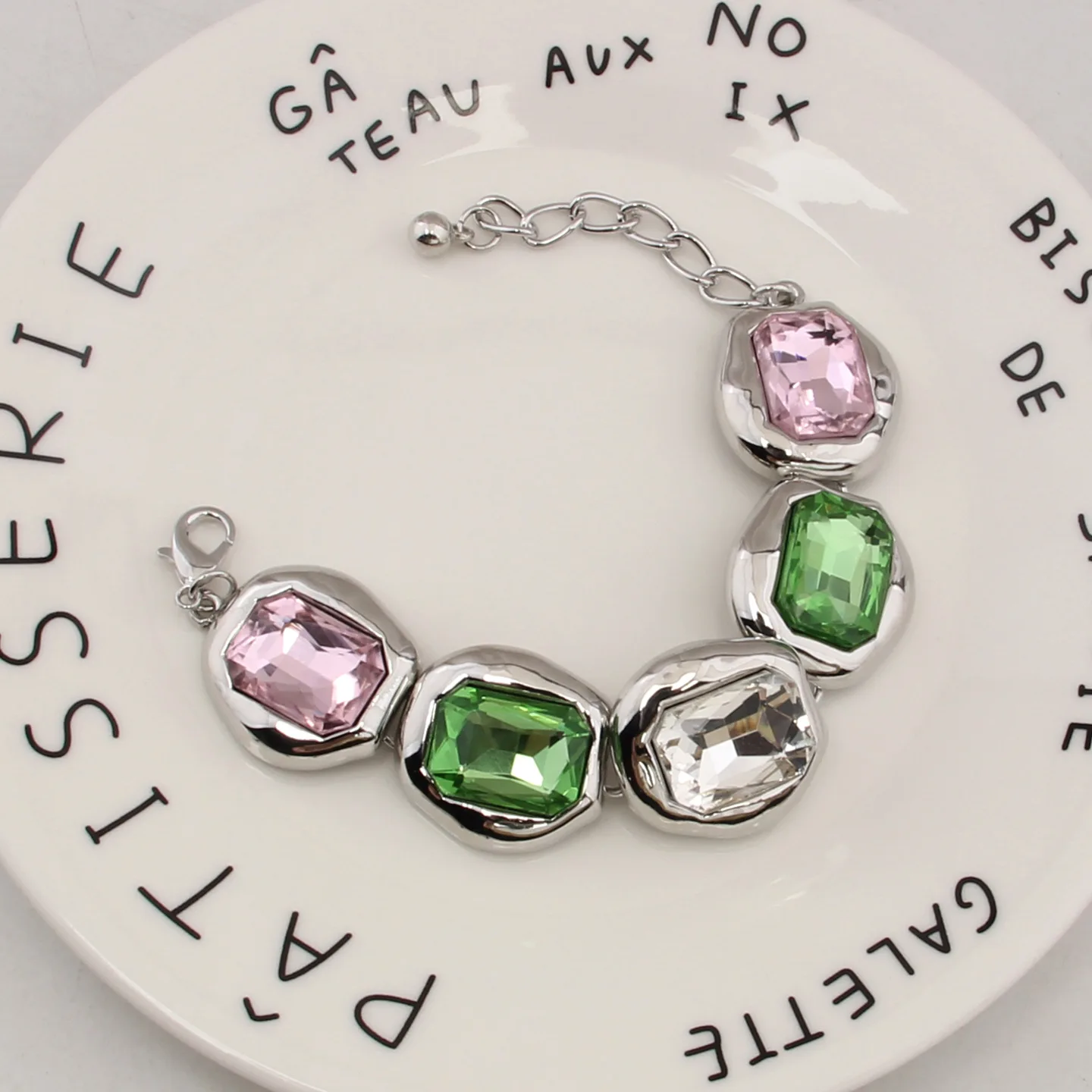 مجموعة أقراط سوار من الأحجار الكريمة المربعة هندسية ملونة مبالغ فيها للنساء مجموعة مجوهرات فاخرة أنيقة هدية للذكرى السنوية للحفلات