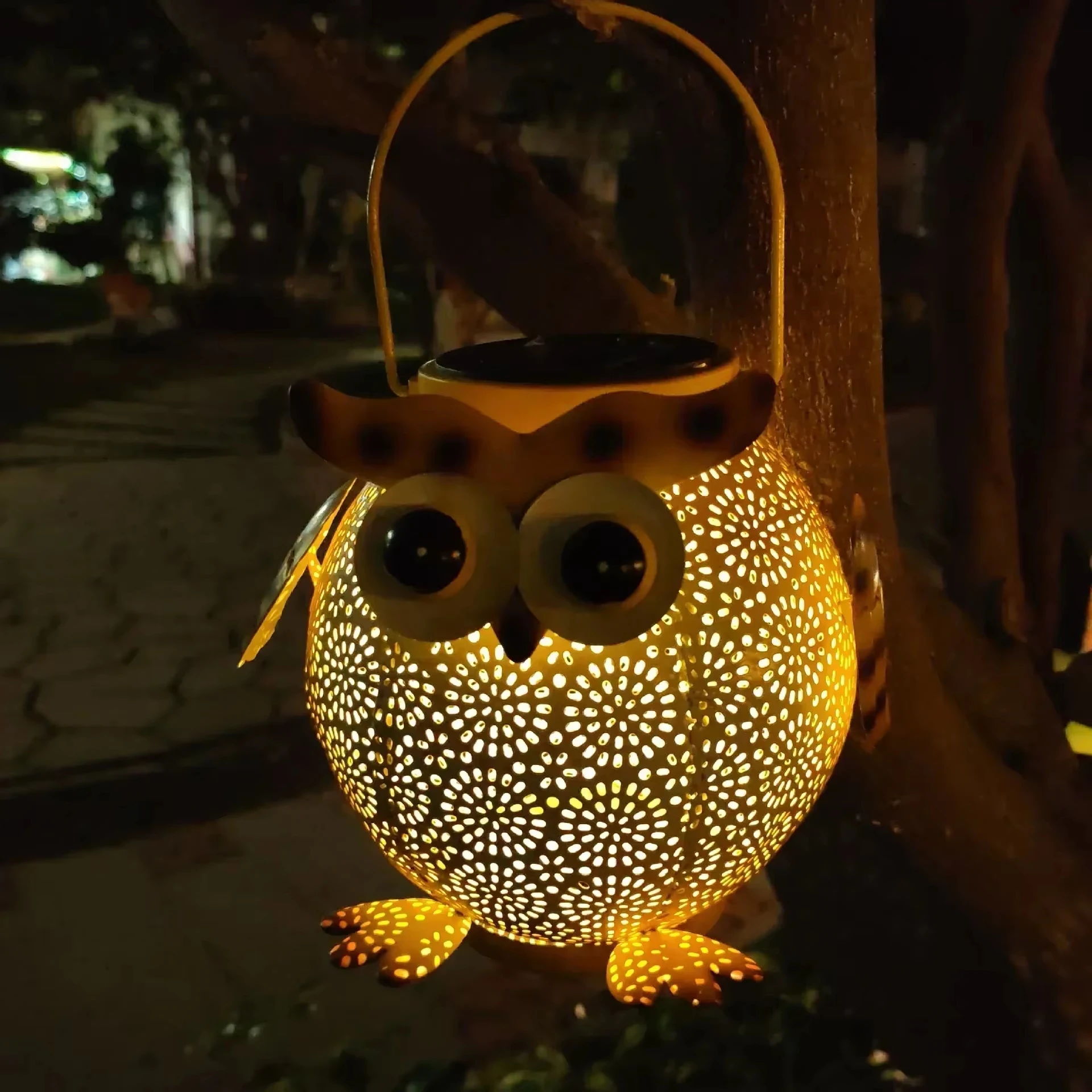 Owl Solar Lanterns Outdoor Waterproof Hanging Solar Lights Owl Gifts for Women Men Metal Decorative LED Owl Lanterns for Garden