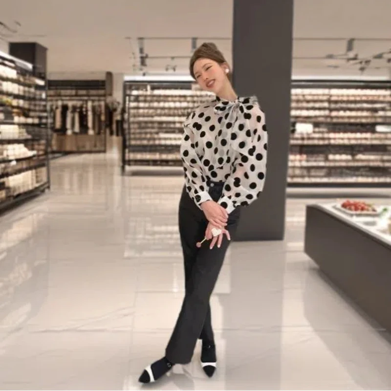 

Высококачественная нишевая рубашка с бантом для женщин с длинными рукавами, новый дизайн, топ в горошек с пышными рукавами