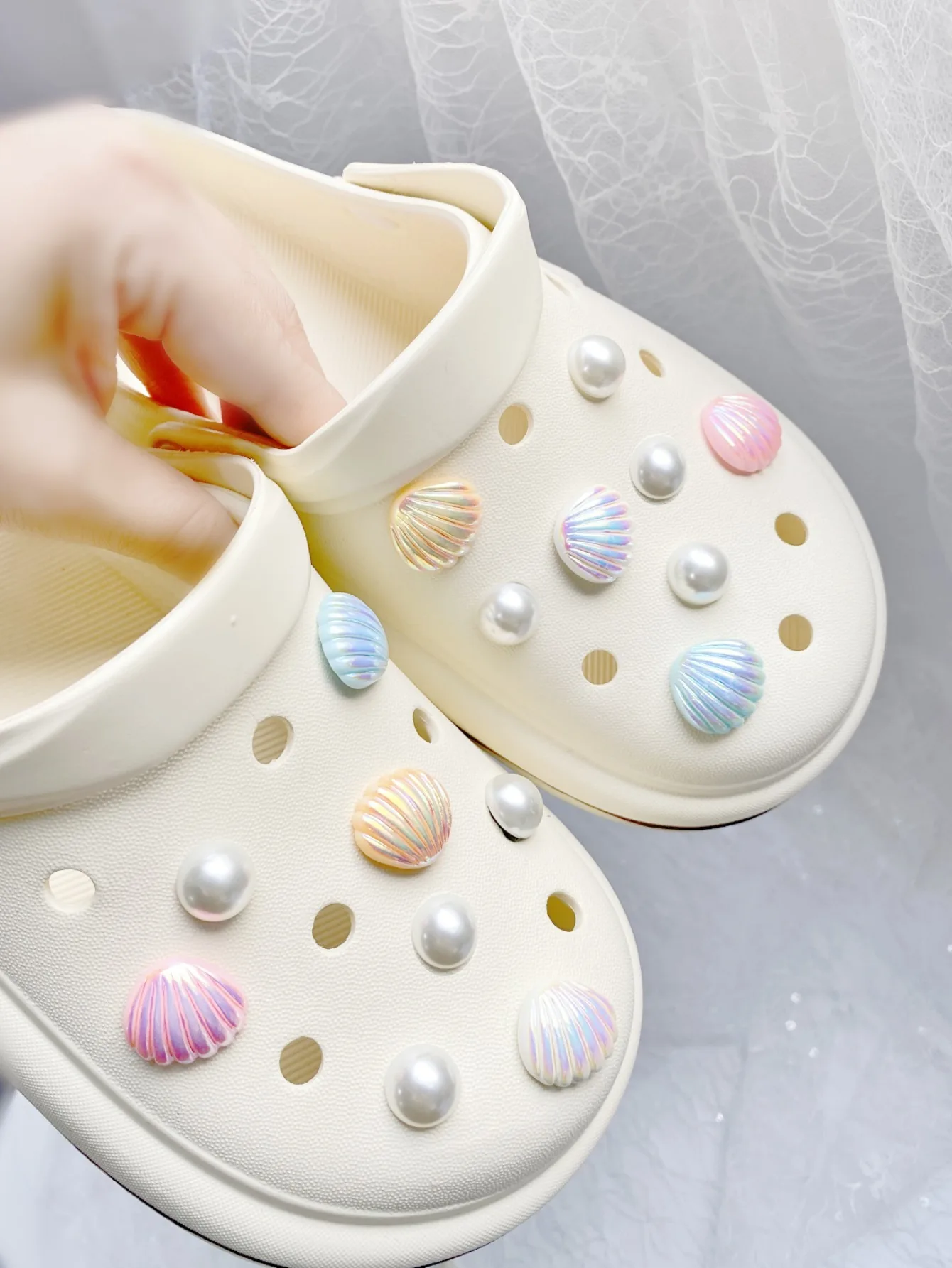 16-piece set suitable for Crocs hole shoes accessories detachable temperament small shell pearl shoes