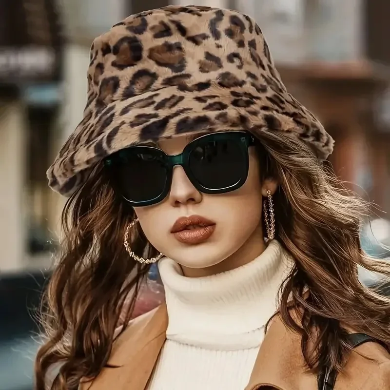 Damen-Fleece-Eimerhut mit Leopardenmuster und warmer, breiter Krempe im europäischen und amerikanischen Vintage-Stil, geeignet für Alltag, Pendeln, Ausflüge