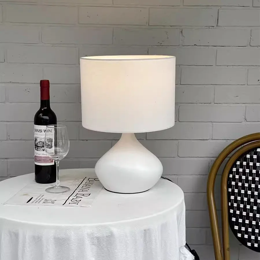 Simple desk lamp B & B bedroom living room side cabinet decorative bedside lamp