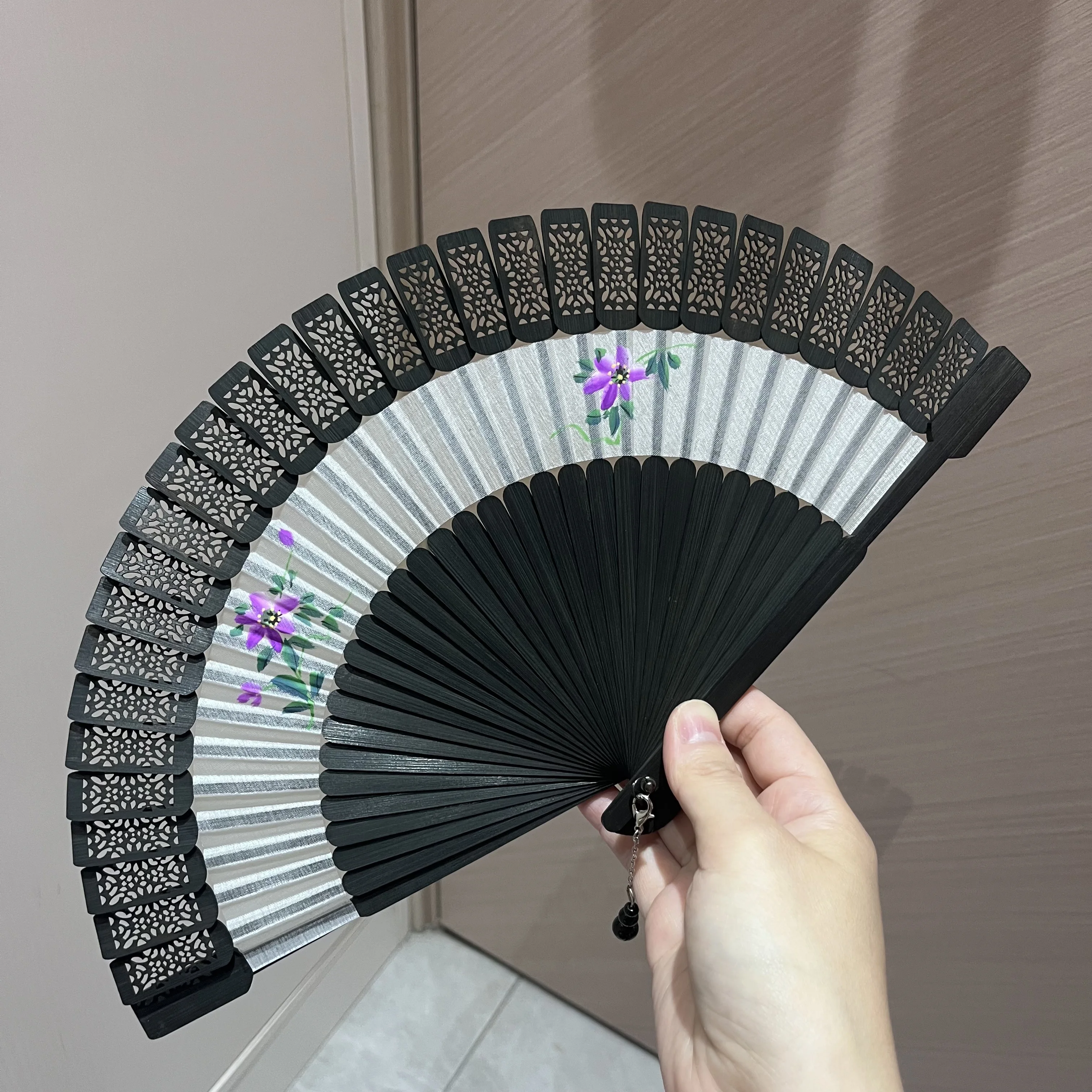 

Antique Japanese bamboo fan craft gift Ayaki hand-painted hollow classical portable folding dance