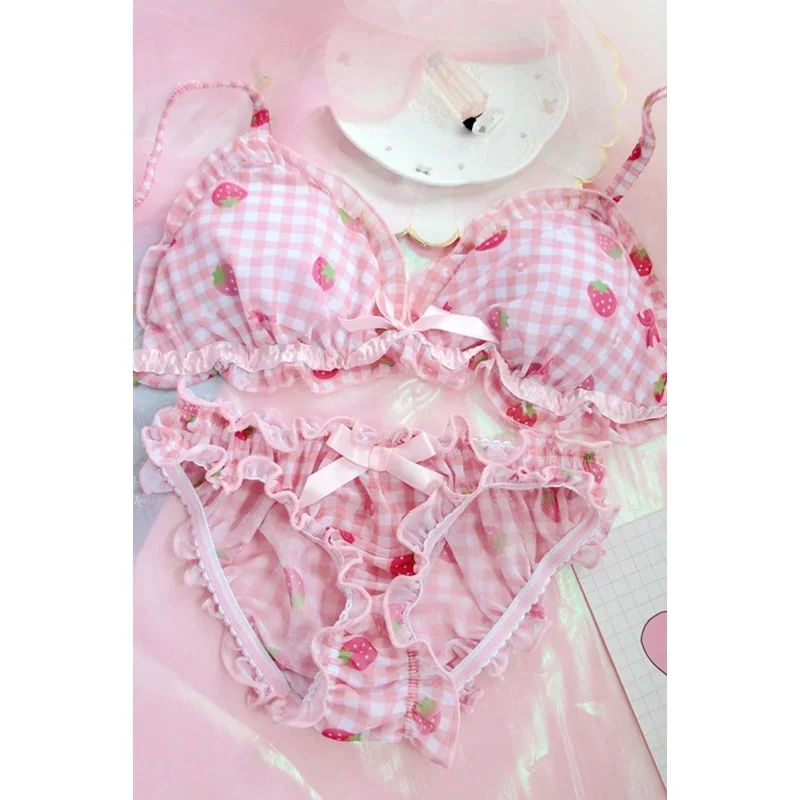 Lolita Set di biancheria intima con reggiseno e mutandine con stampa fragola carina da donna Set di biancheria intima per reggiseni da ragazza giapponese Set di reggiseno e mutandine da donna