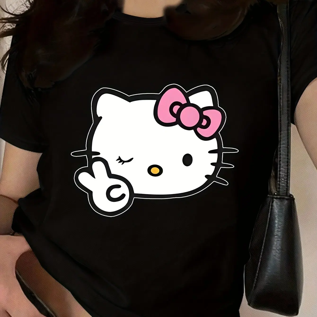 

Hello Kitty Graphic Printing Summer Autumn Winter Cotton Men's and Women's T-Shirts Short Sleeves Luxury Outdoor Sports Brand