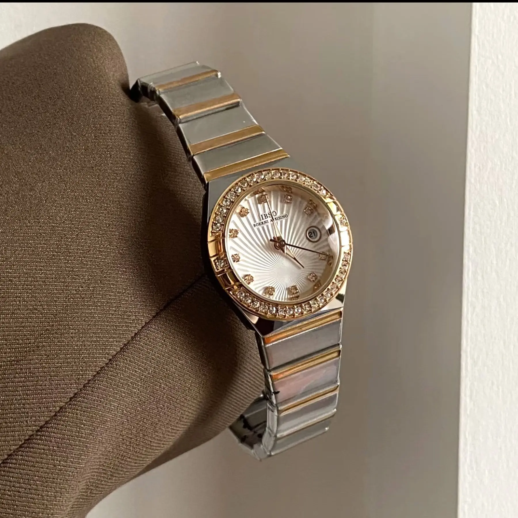 

New Stainless Steel Women'S Watch With Calendar, Trendy And Stylish, Elegant And Sophisticated, Fashionable Quartz Wristwatch.