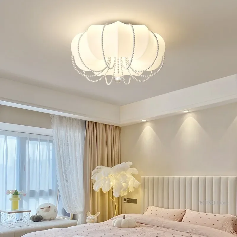 

GHJUYIOL French retro cream style 2024 new full spectrum children's room ceiling light