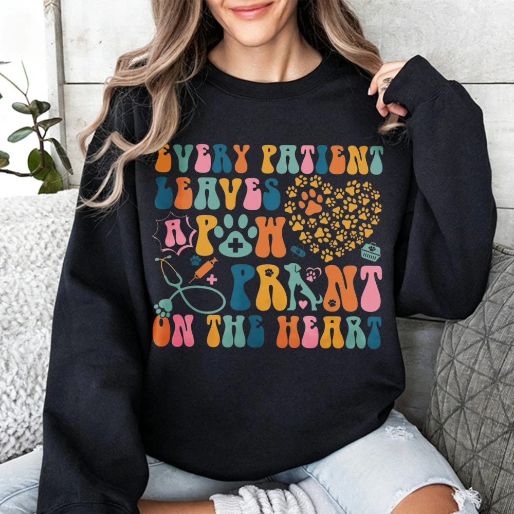 Fashion Custom Vet Tech Sweatshirt Personalized Veterinary Gift Customization Name Text Unisex Crewneck Pullovers Veterinary Top