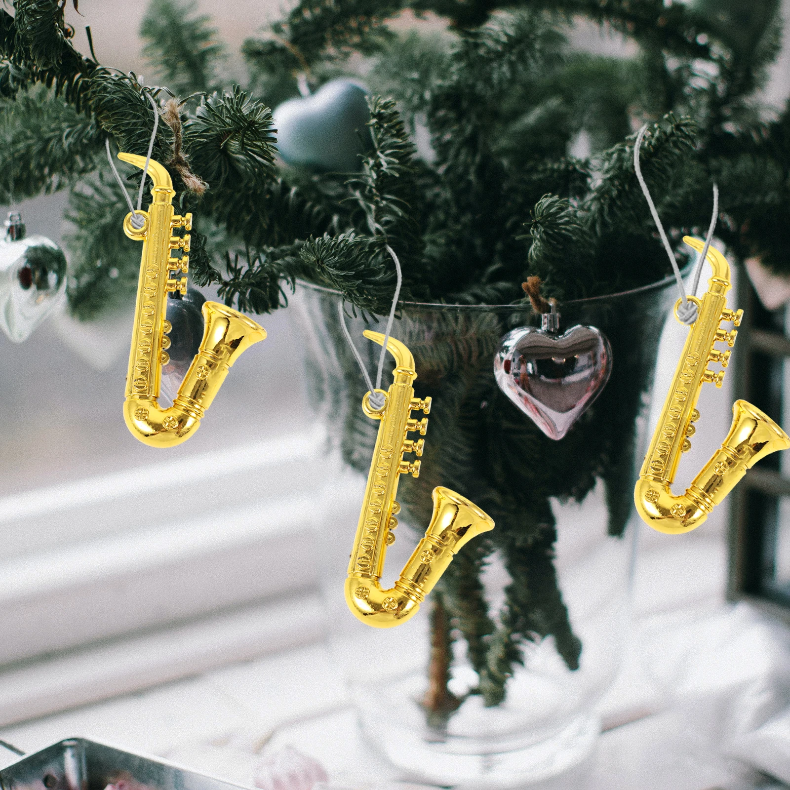 

18pcs Small Musical Instrument Accessories Golden Miniature Models Decorative Hanging Ornaments Plastic Instruments Crafts DIY
