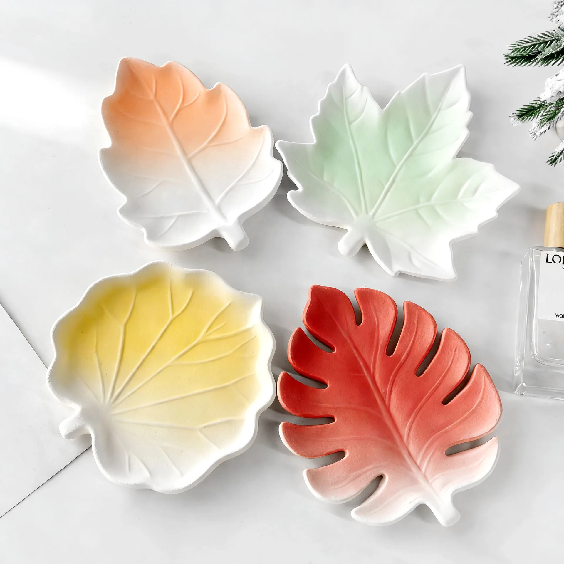 DIY Gypsum Form Leaf Coaster Silicone Mold Geometric Leaves Plaster Epoxy Resin Mould Handmade Storage Tray Desktop Decor Molds