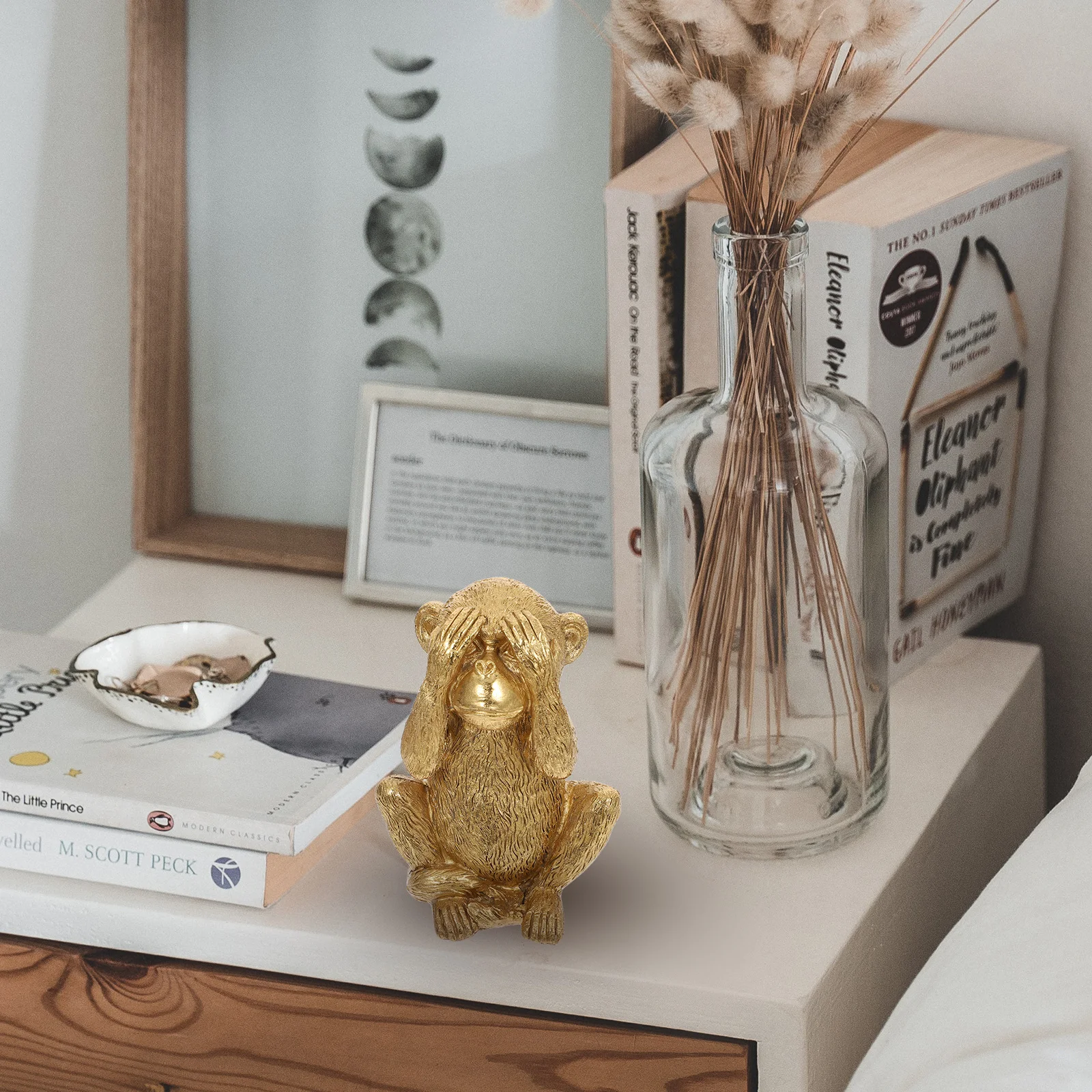 

Cute Resin Monkey Sculpture Space Saving Living Room Decoration Vivid Design for Indoor Outdoor Display Bedroom Desk Accessory