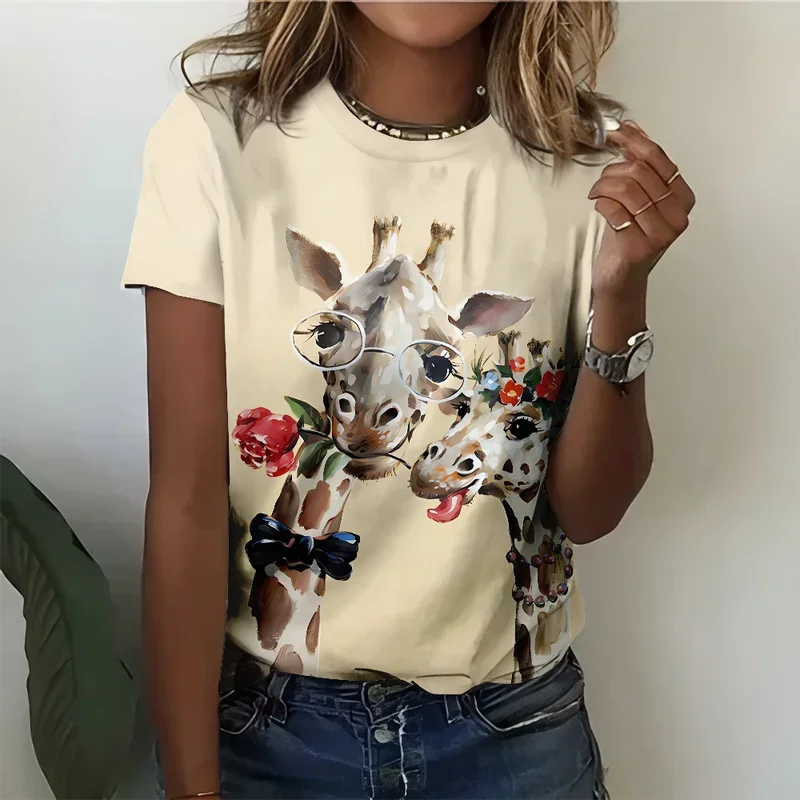 

Fun and Fashionable Cartoon Giraffe Pattern T-shirt Casual And Personalized Beige Base Color Short Sleeve