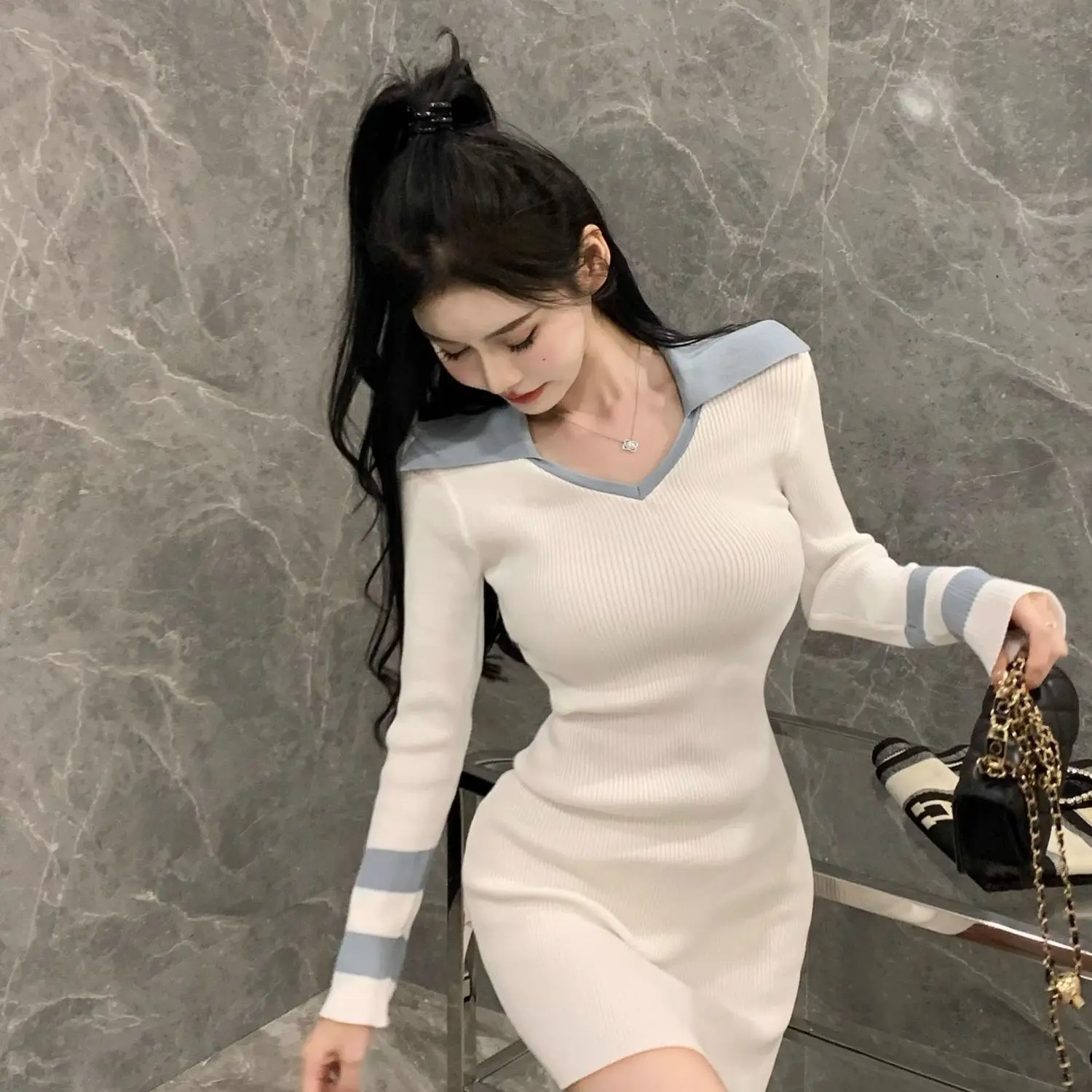 V-neck Color Blocking Design Niche Slim Fit Dress New Temperament Socialite Hip Hugging Knitted Dress