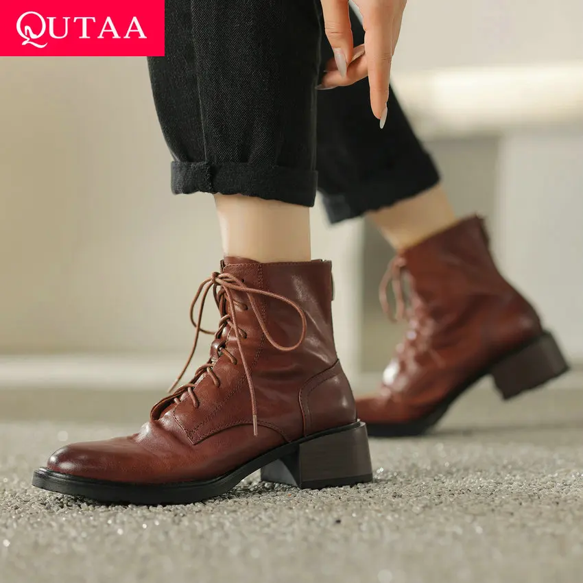 Qutaa sepatu BOOT pendek สาวออฟฟิศ2024รองเท้าผูกเชือกใส่รองเท้าส้นสูงหนังแท้ไซส์34-40ฤดูหนาว