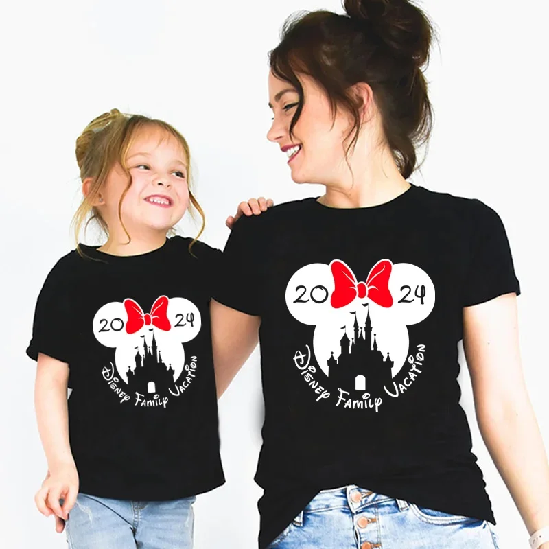 Disney Family Matching Outfits 2024 Disneyland Vacation Trip T-shirts Mickey Minnie Castle Family T shirt Mother Kids Clothes