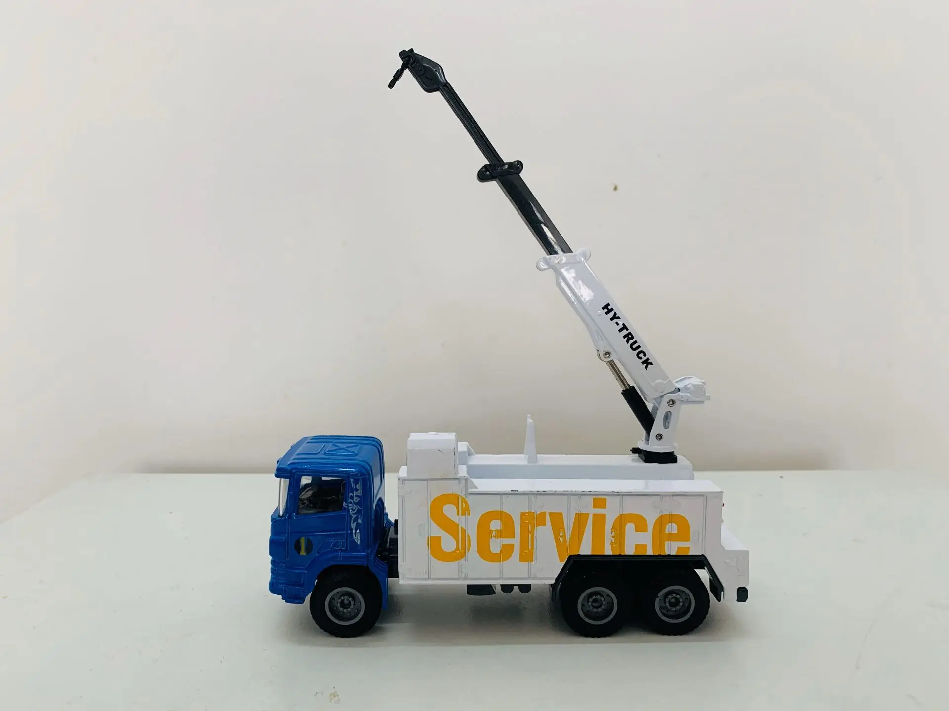 1/60 Scale DieCast Model HY Truck White - Service Truck Engineering vehicles