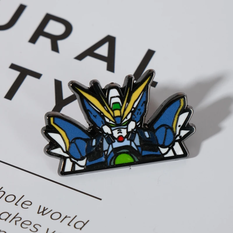 Chibi Japanischer Anime Wing-Zero Emaille-Pin Mecha-Roboter-Brosche Niedliches Ansteck-Abzeichen für Rucksäcke, Hüte, Jacken – Detail 1