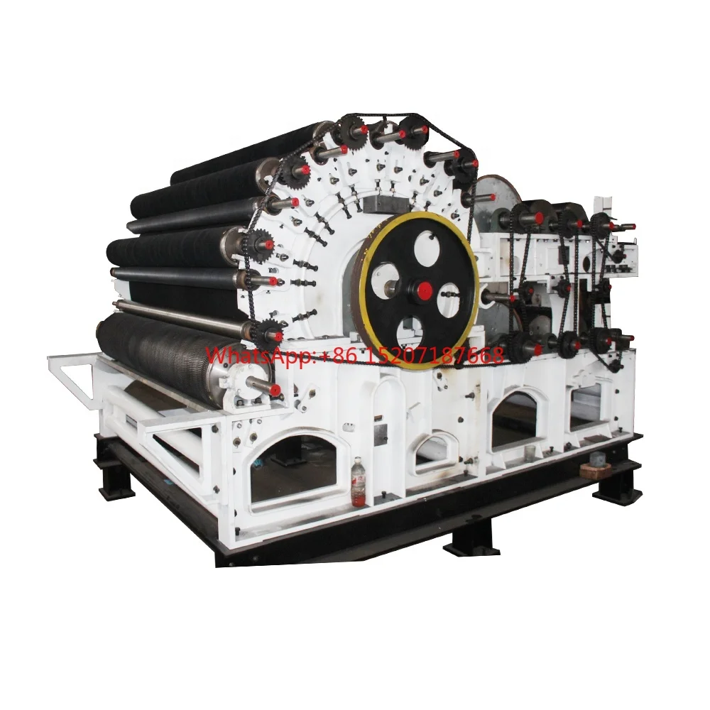 Carding machine for nonwoven felt carpet/blanket making