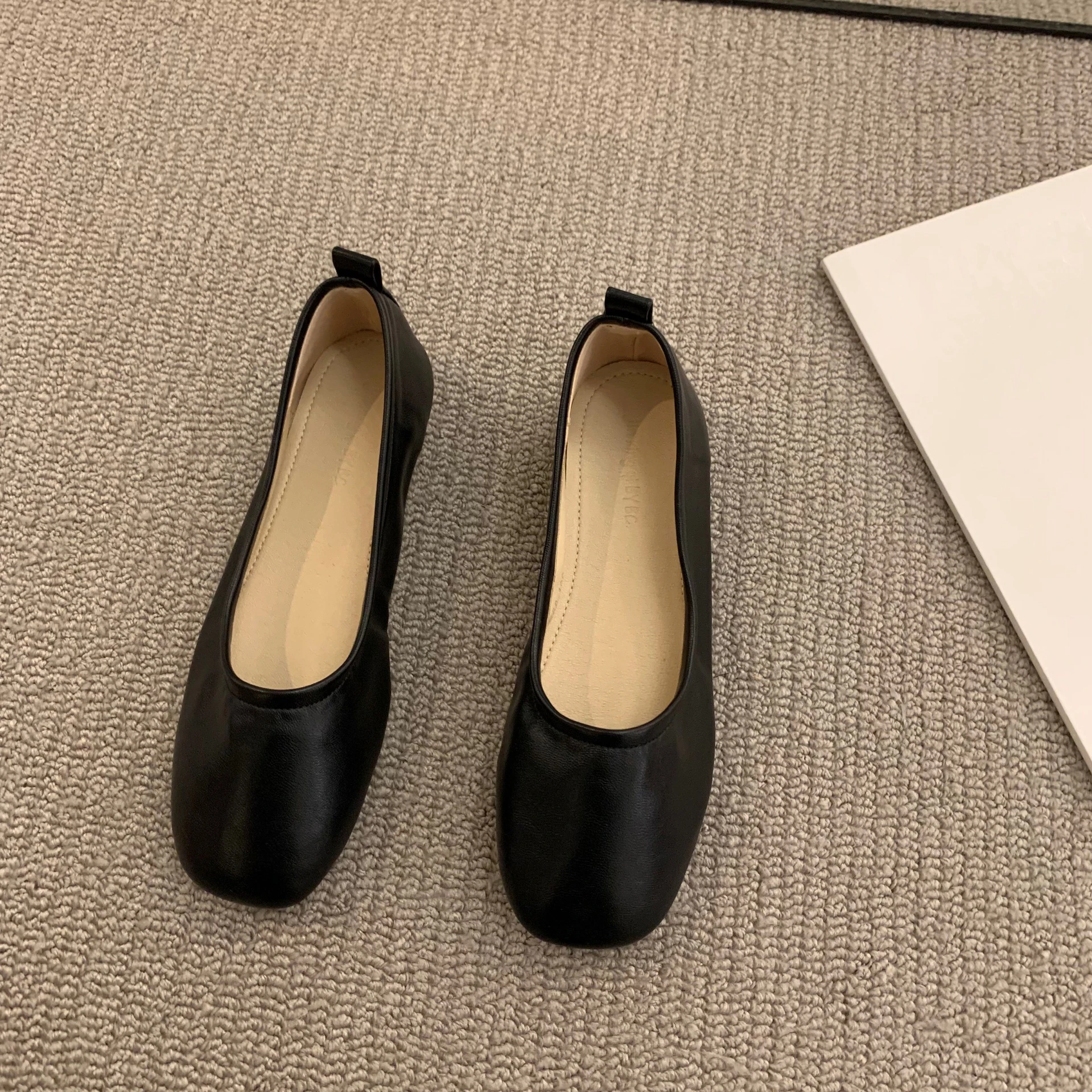 

Women Shoes Ballet Flats Casual Round Toe Japanned Leather Vintage Slip-on Comfy Loafers for Spring Summer