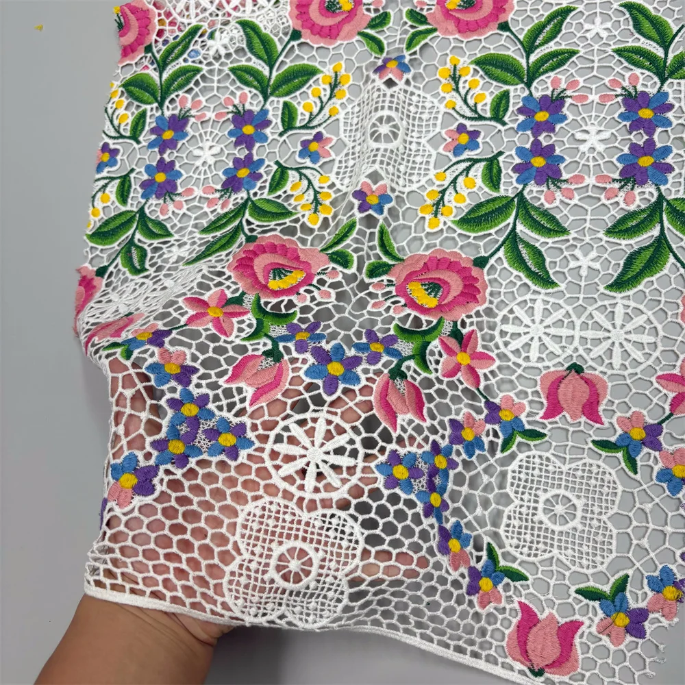 Neuer Stil Nigerianischer Spitzenstoff 2026 Hochwertige Wasserlösliche Bestickte Modische Weiche Spitze 5 Yards – Detail 12
