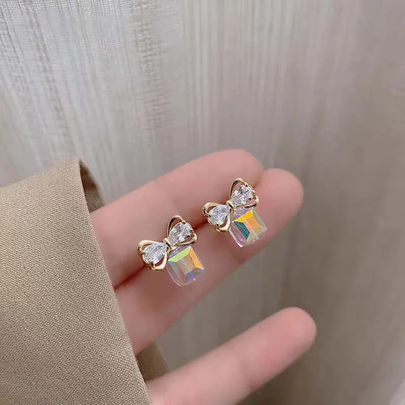 أقراط نسائية مربعة صغيرة من الكريستال موضة جديدة أقراط على شكل فيونكة كورية حلوة مرصعة بأحجار الراين لمجوهرات فتاة حفلات الزفاف #2