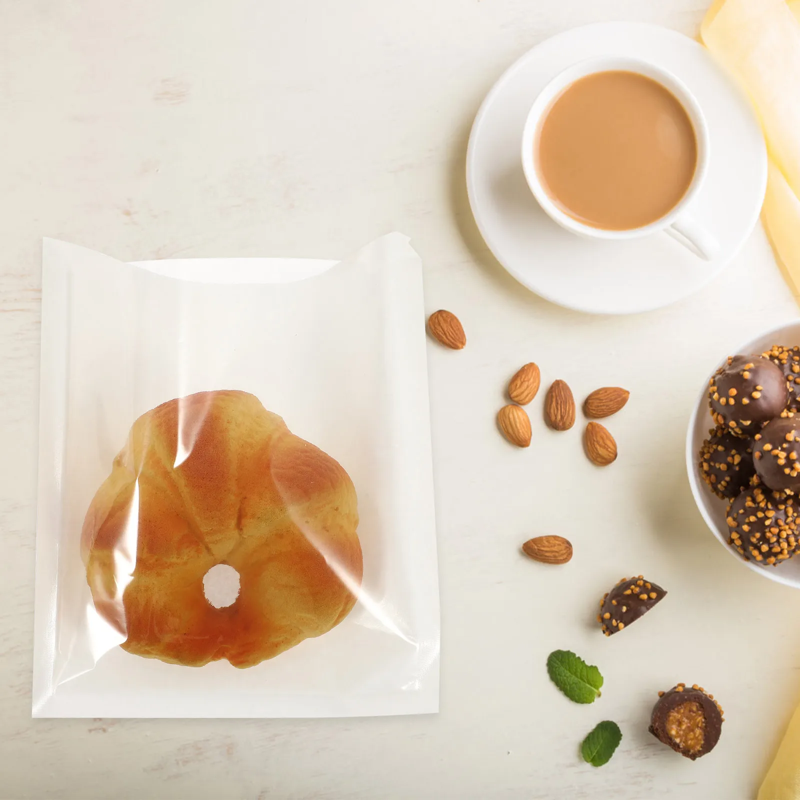 

100Pcs Antioil Paper Bread Bags Clear Window Portable Practical Bakery Supply Bread Bags with Window Bakery Accessory