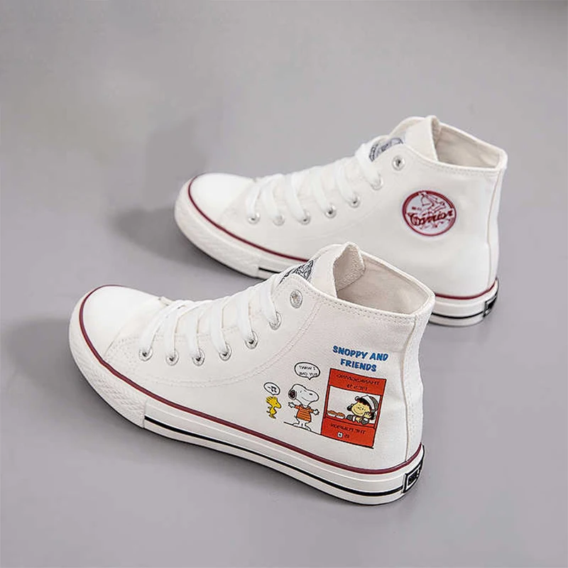 

Spring New Collection Snoopy High Top Canvas Shoes Classic Couple Style Black and White Versatile Casual Board Shoes Gift