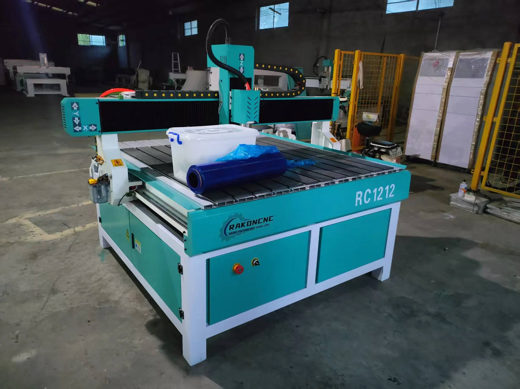 1200*1200 مللي متر قاطع خشب صغير 1212 جهاز توجيه باستخدام الحاسب الآلي 3 محور آلة الحفر لخشب نحت ثلاثي الأبعاد