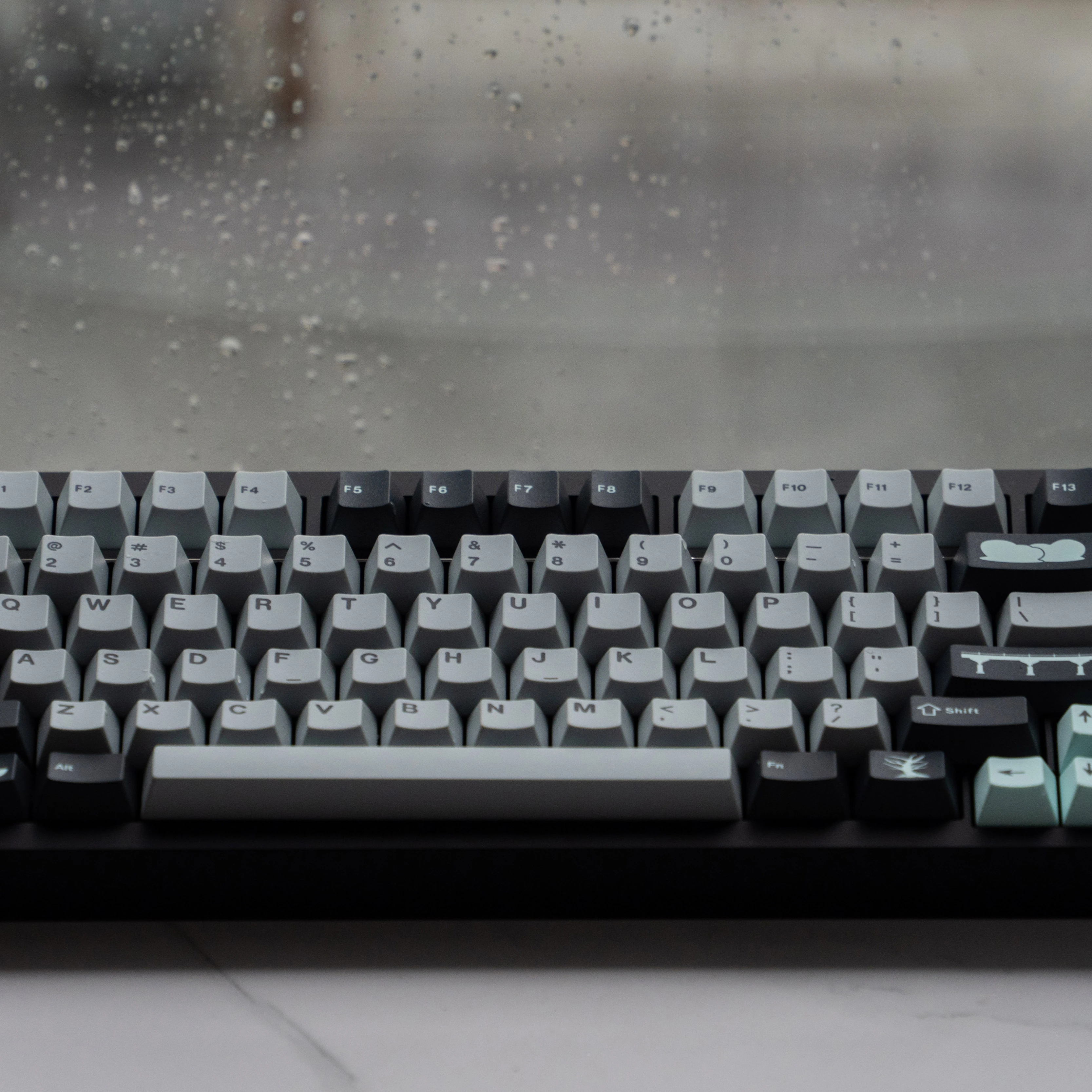 

Rainy day theme mechanical keycaps Original height PBT five-sided sublimation Customized full set rainy75