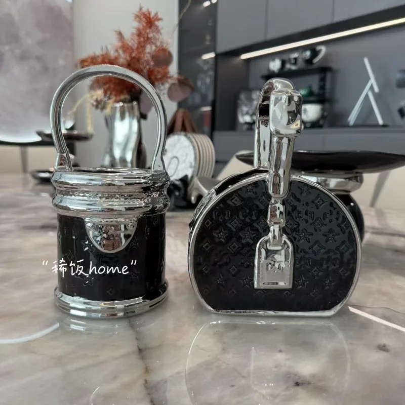 

Portable old flower bag, remote control storage, makeup brush, high value, high sense decorative ornament, ceramic vase.