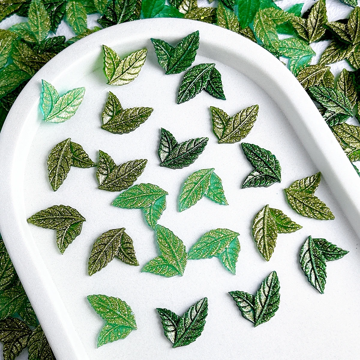 50PCS Simulated Solid Color Leaves Nail Art Decorations 3D Minimalist Fine Sparkling Leaf Nail Charms for DIY Nails Ornaments