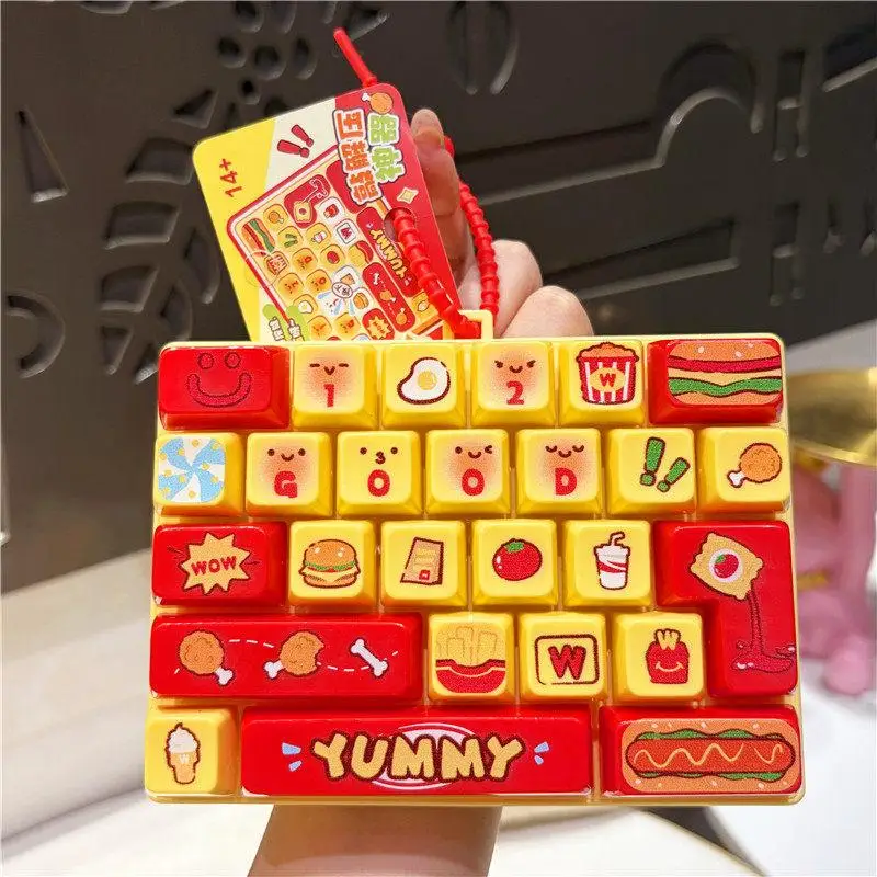 Heißer Anime 26-Tasten-Tastatur-Schlüsselanhänger Stressabbau-Fidget-Spielzeug Tastaturknopf Finger-Clicker Rucksack-Anhänger Weihnachtsgeschenk 1 Stück – Detail 14