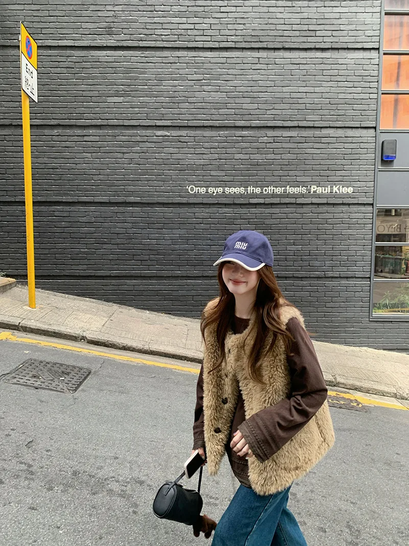 Women Faux Fur Vest Coats Solid Fur Jackets Cotton Linen Round Neck Sleeveless Single Breasted Loose Casual 2026 Autumn Winter
