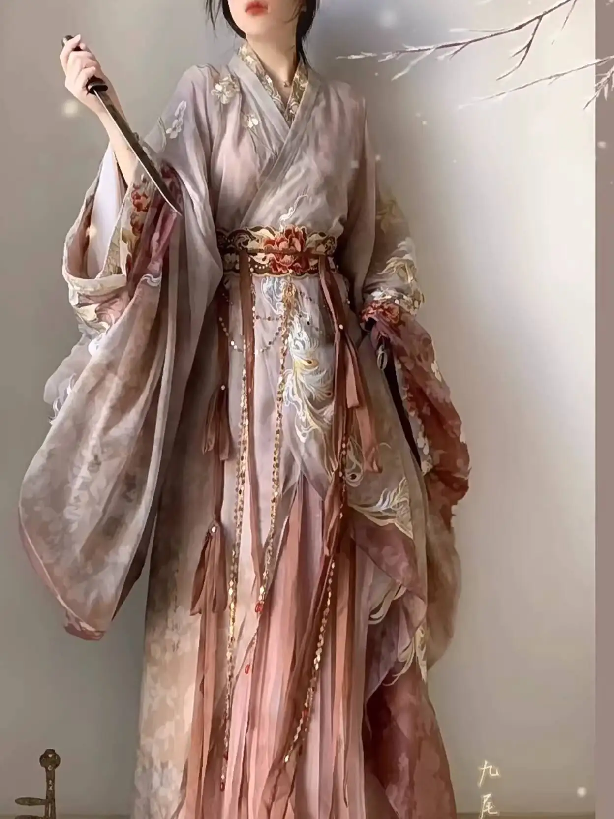 Women in Hanfu Changshengdian Heavy Embroidery Tailored Warring States Robe Modified Costume Cosplay Chinese Halloween