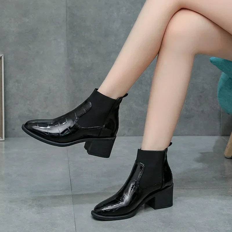Chelsea Boots Women\'s Autumn/Winter British Lacquer Leather Mid Heel Boots Round Toe High Heels Shiny Leather Women\'s Boots