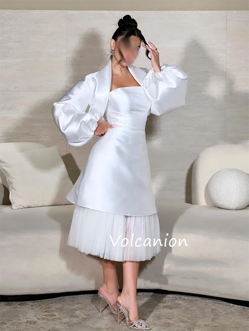 ที่กําหนดเองประณีต Retro Charmeuse จีบ A-Line Strapless Midi ชุด Bespoke โอกาสสไตล์โมเดิร์นเซ็กซี่