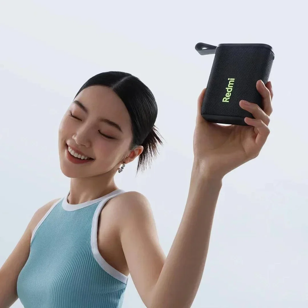 Xiaomi Redmi مكبر صوت بخاصية البلوتوث قابل للنقل في الهواء الطلق IP67 ستيريو صندوق صوت قوي BT5.3 RGB مزدوج الاقتران TWS اتصال ملون