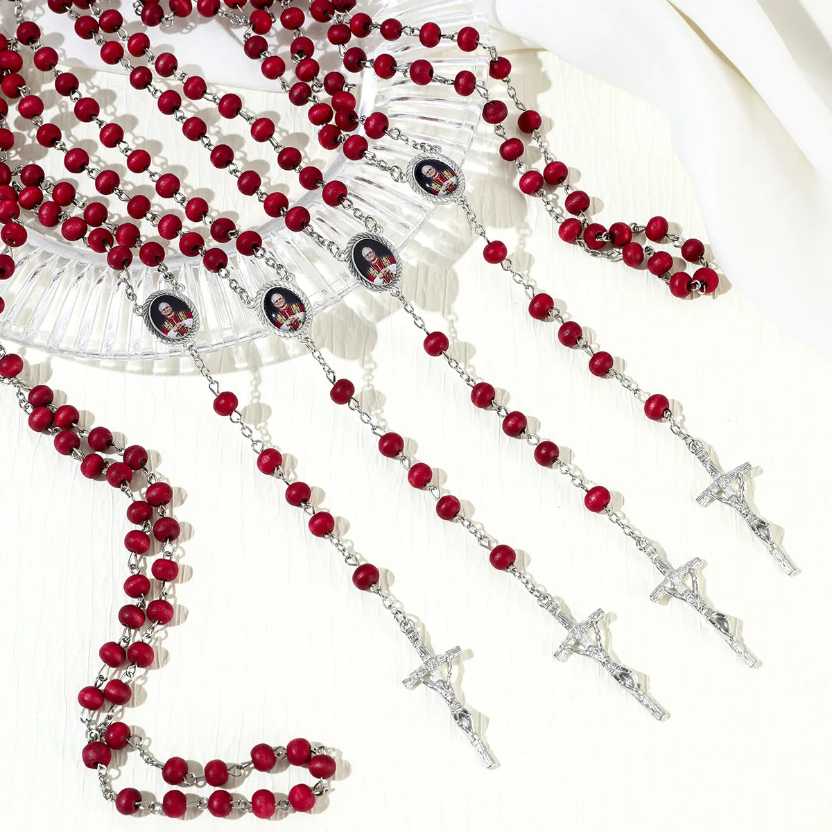 6/12/20/60 Sets Papst-Franziskus-Rosenkranz-Geschenke, rote Perlen, katholischer Rosenkranz mit Papst-Box für Taufe und Gebet – Detail 2