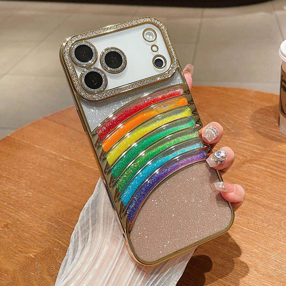 เคสเคลือบกลิตเตอร์สำหรับ iPhone 17 16 14 12 13 11 15 Pro Max พร้อมตัวป้องกันเลนส์กล้องแบบเพชร สีรุ้งเคลื่อนไหวได้ เคสนิ่ม