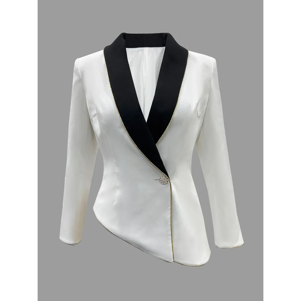 Nowa odzież wierzchnia damska, damska marynarka, elegancka asymetryczna biała marynarka z czarnymi kontrastowymi klapami, długi rękaw, dopasowane marynarki.
