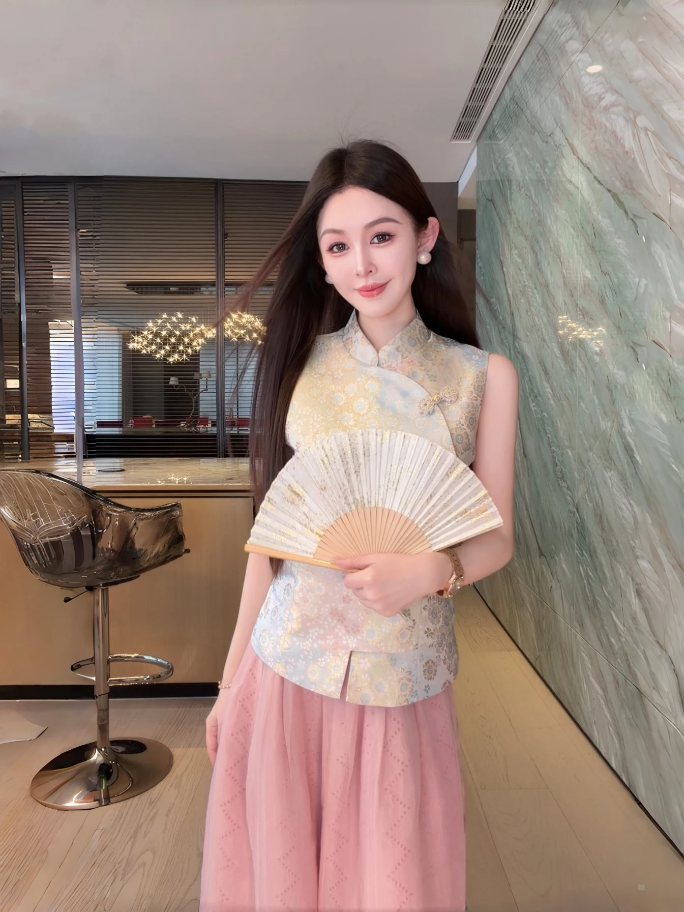 

New Chinese Sle Song Jin Silk Handmade Buttonl Vest Gold Embedded Jade Silk Material Spring 2026 Casual Loose Fit