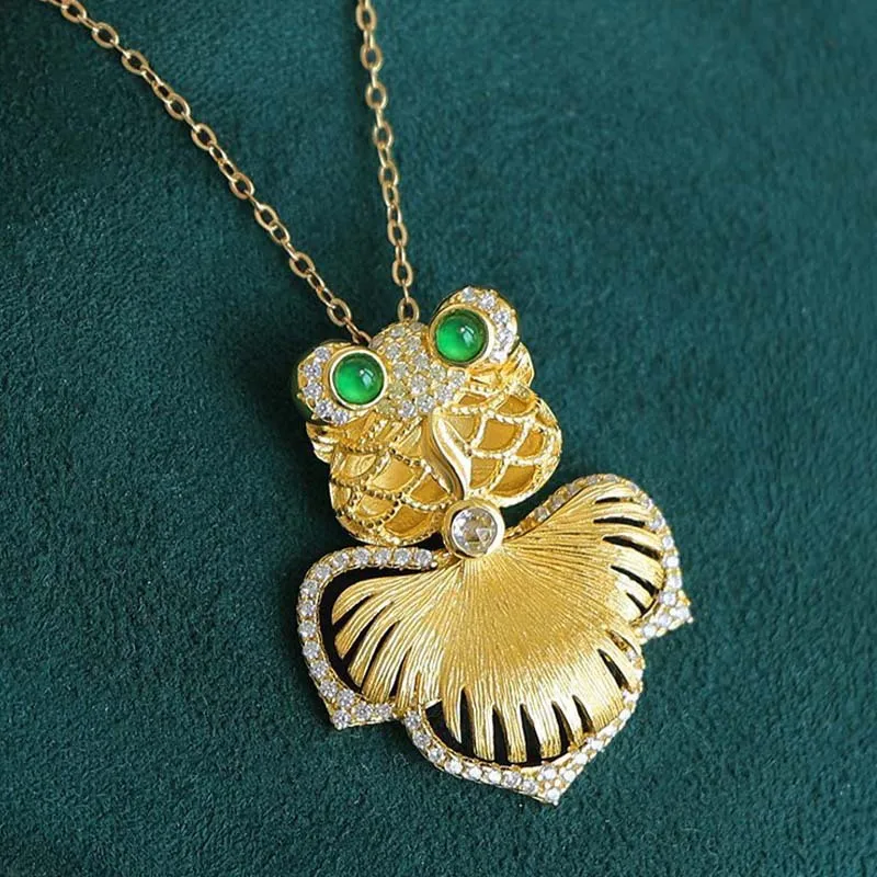 

Light luxury high-end lively goldfish pendant 9999 24K real gold every year with micro diamond goldfish collarbone chain pendant