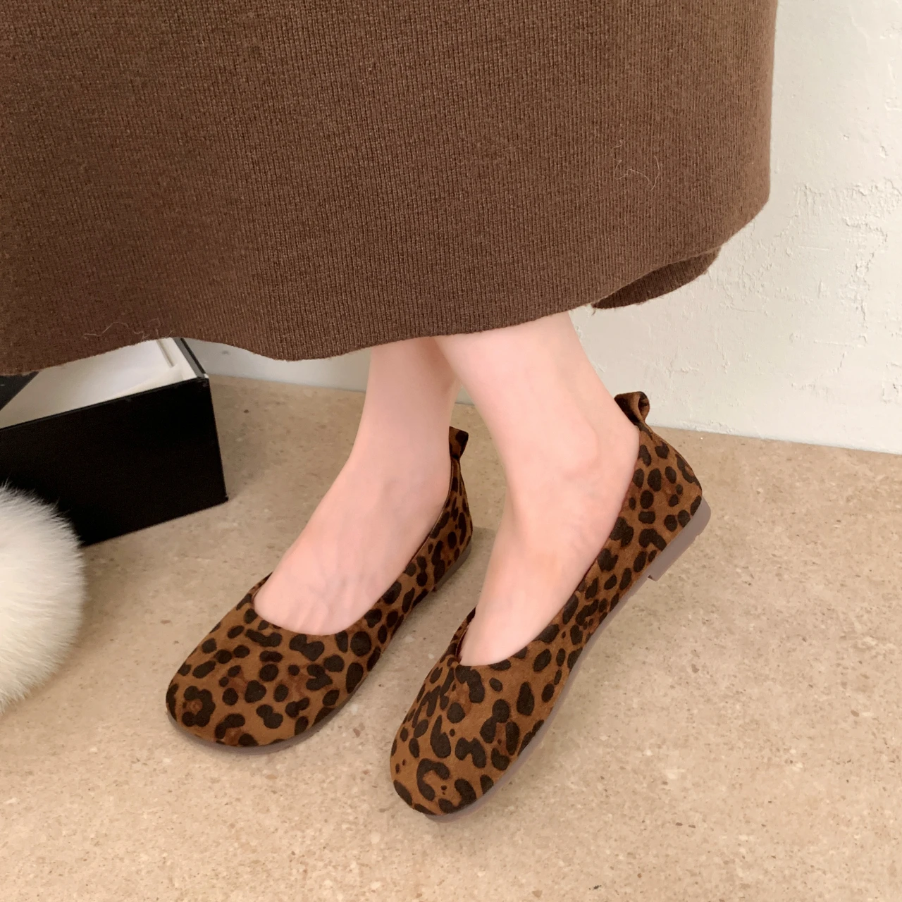 Damen-Ballerinas aus Wildleder mit runder Zehenpartie, Slip-On, weiche, lässige flache Schuhe – Detail 14