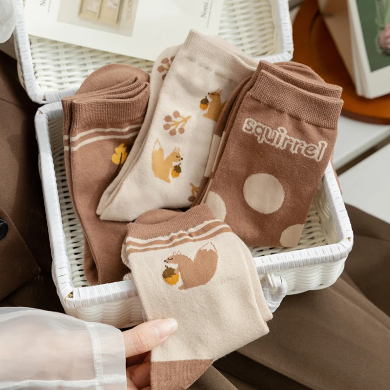 لطيف الكرتون الحيوانات النساء الجوارب ربيع الخريف القطن الأوسط جوارب أنبوبية للفتيات السيدات جورب غير رسمي