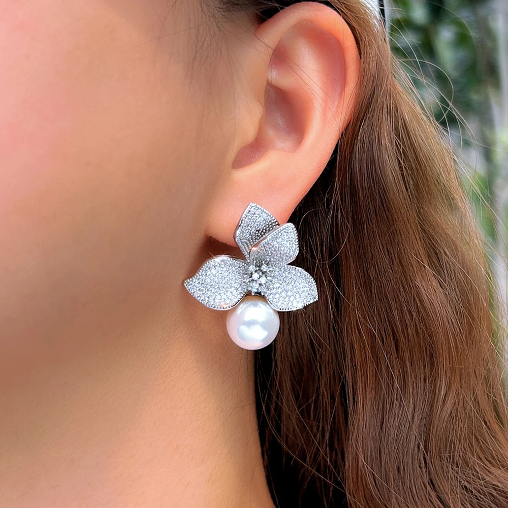 BeaQueen الساحرة الكاملة زركون معبد زهرة كبيرة اللؤلؤ الأبيض وأقراط للنساء الذكرى هدايا عيد الأم E1150