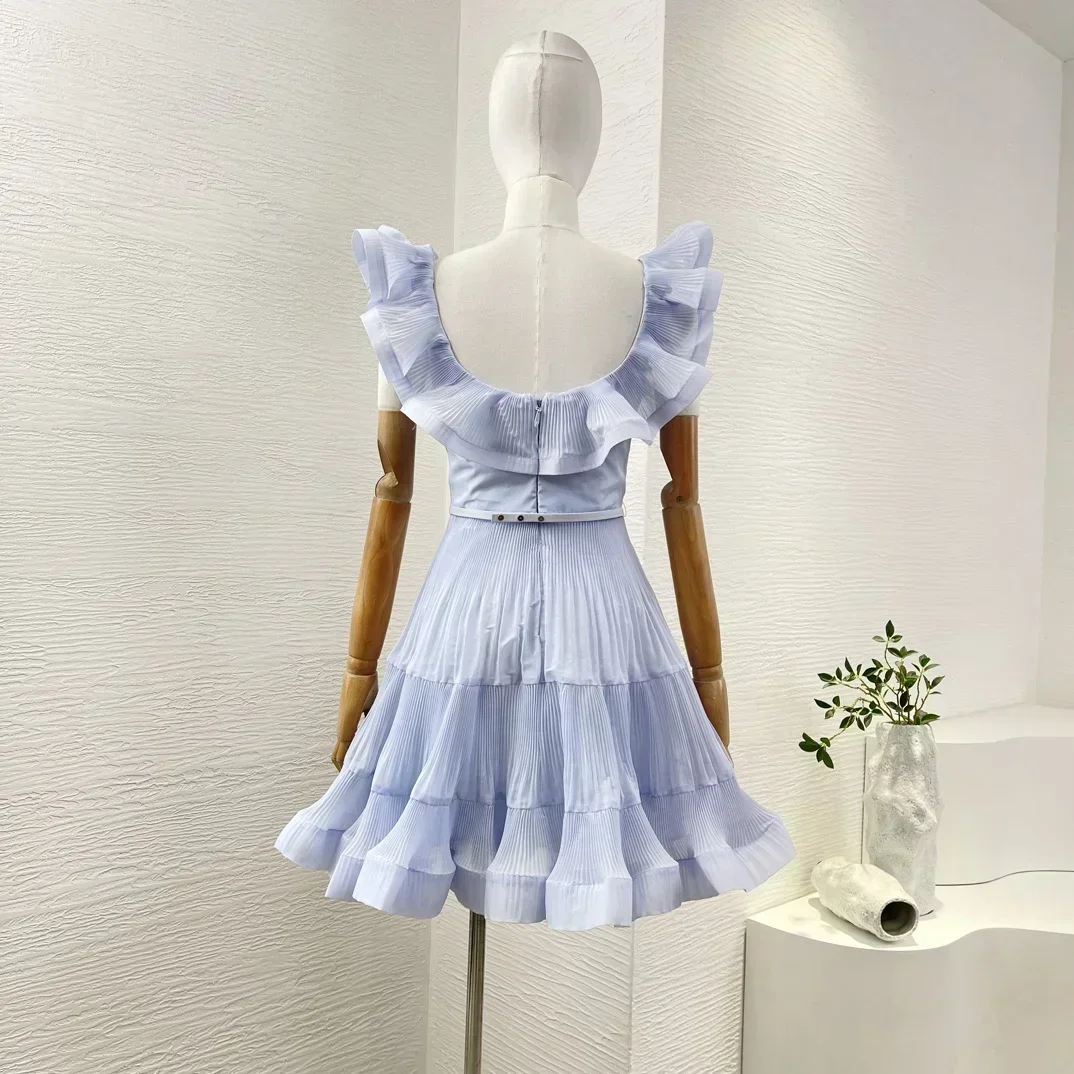 أزرق فاتح اللون الكشكشة الحلو الكشكشة تقليم في العنق الطية Ruched حمالة المرأة فستان قصير عالي الجودة