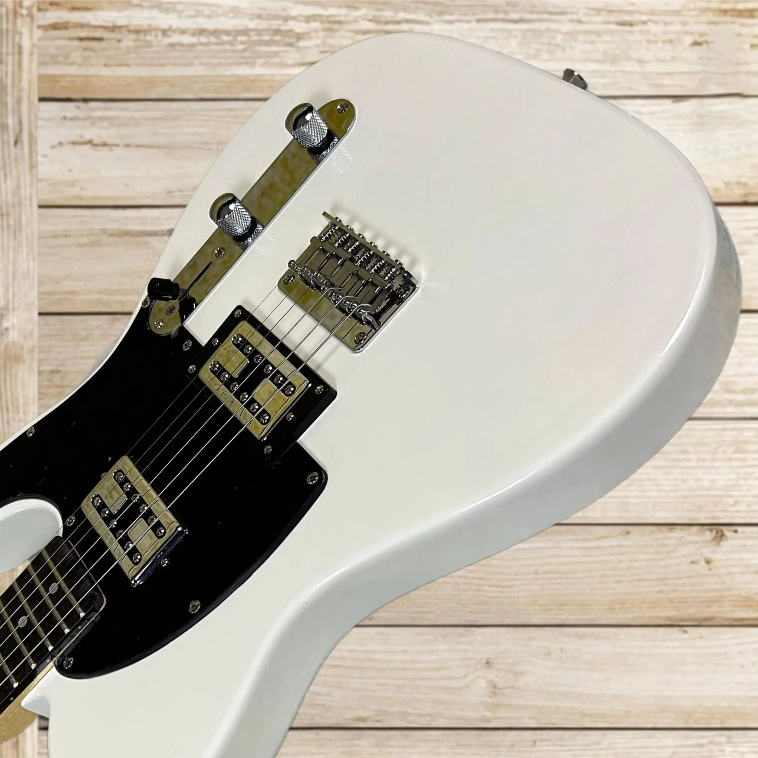 Hot Sale Electric Guitars 21 Frets White Color Mahogany Body Rosewood Fretboard