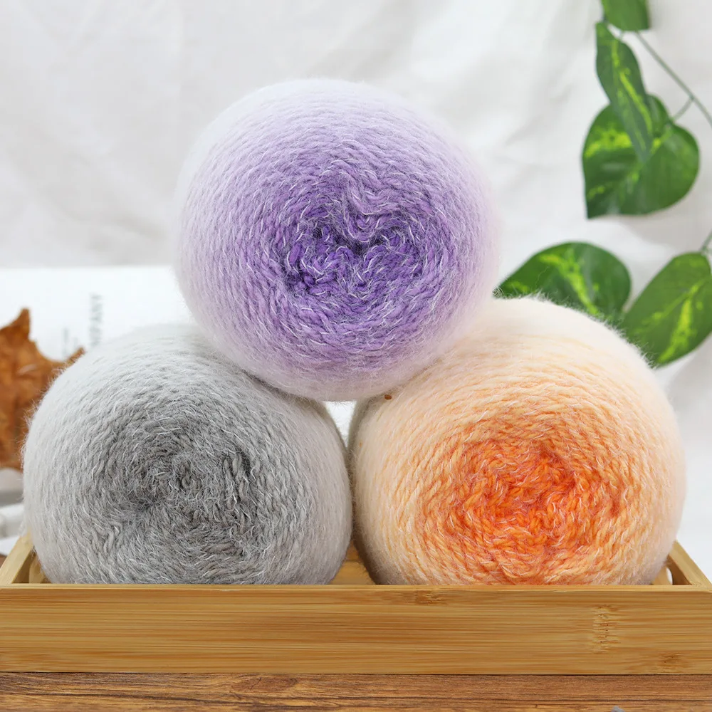Gradual-length plush yarn, cake yarn, hand-knitted scarf, clothing, hand-woven floral arrangements, blanket yarn, seven-star