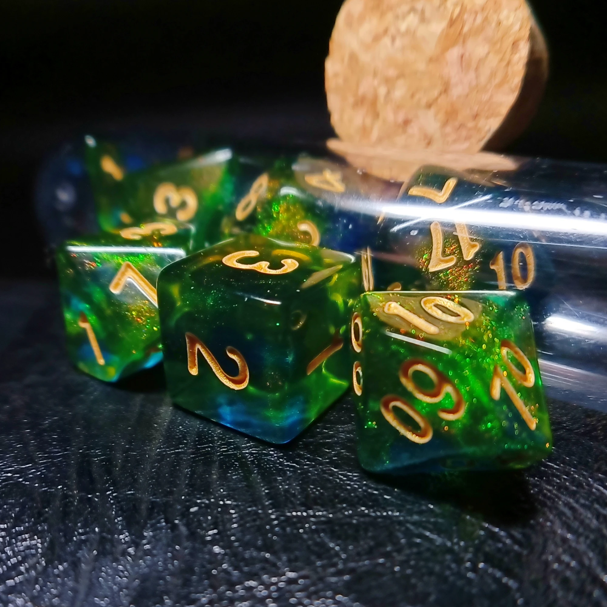 7Pcs/Set Green Gold Transparent Starry Sky Galaxy Dice D&D COC Dice D4 D6 D8 D10 D% D12 D20 Table Games DND RPG Dice Set