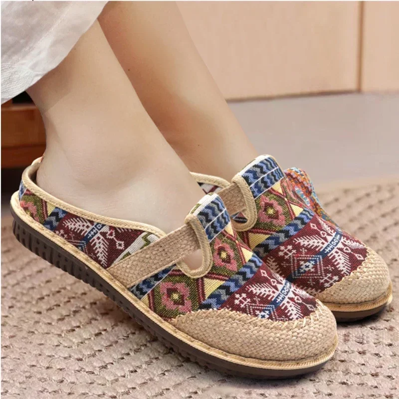 Women Flat Slippers Ethnic Style Handmade Embroidered Print Round Head Sandals Casual Non-slip Comfort Shoes Chinelo Feminino